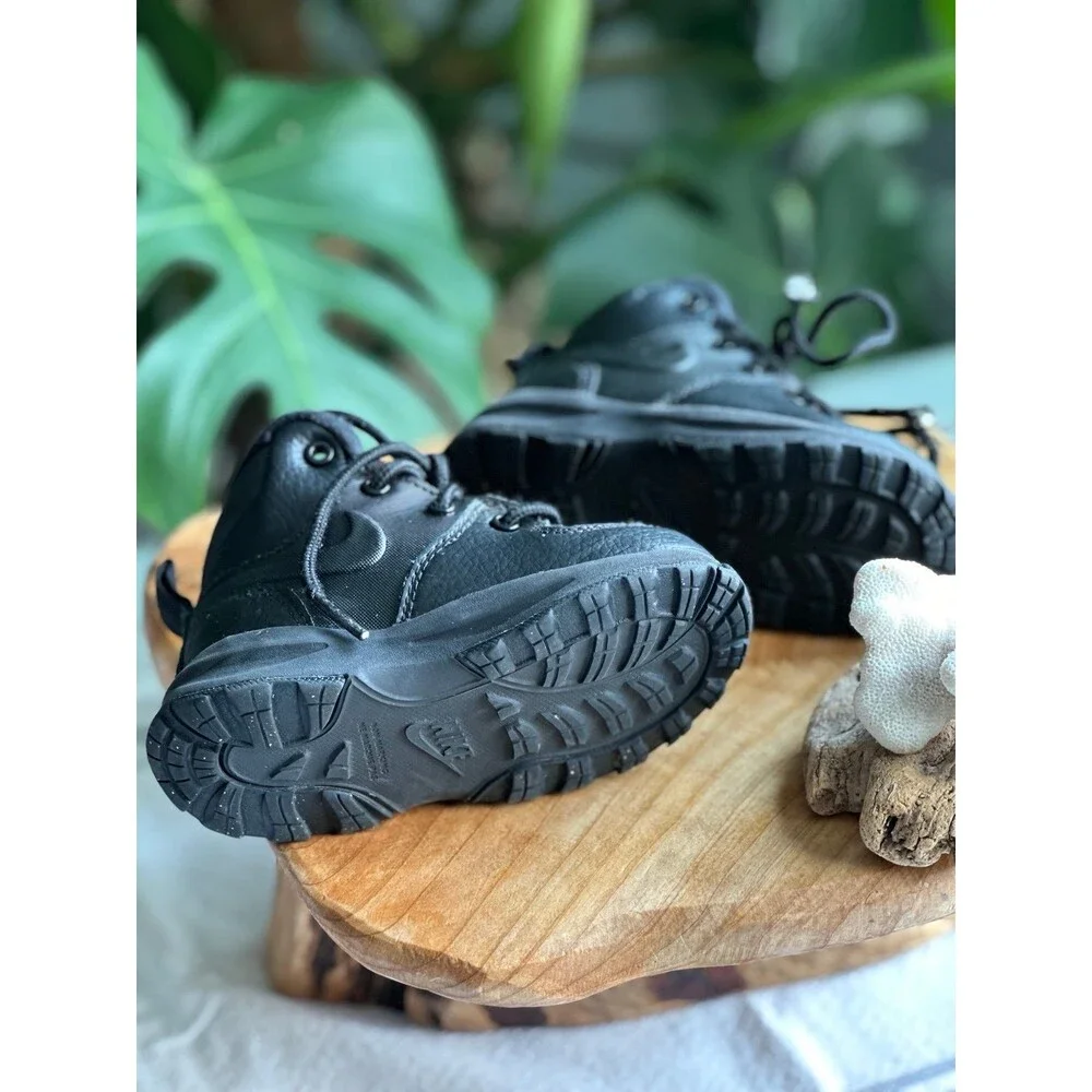Nike Manoa boot toddler sz 7 black shoes